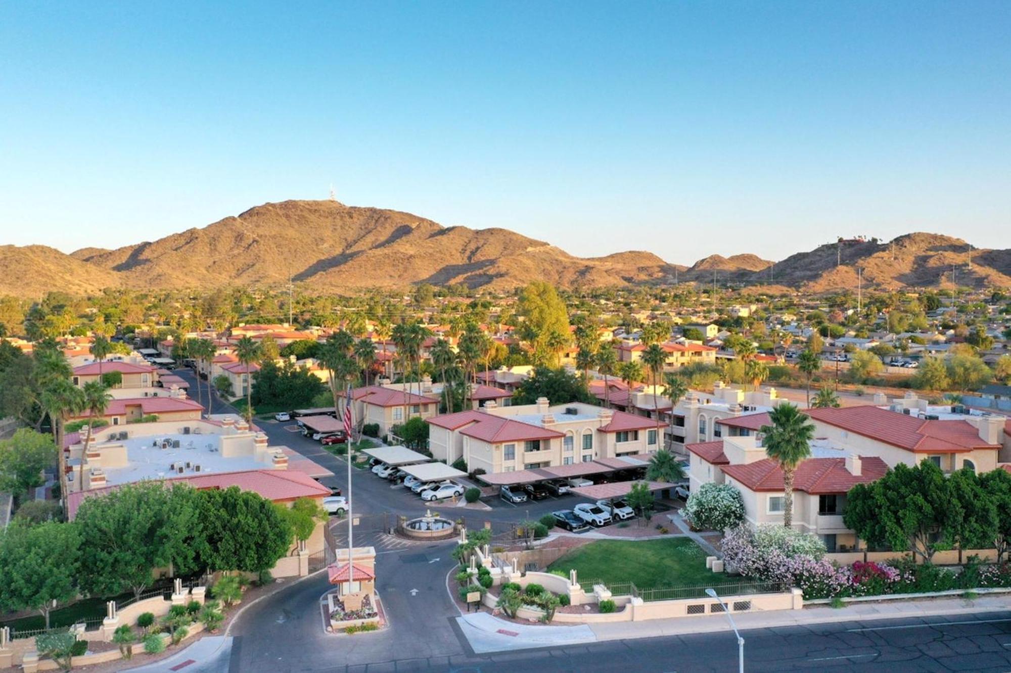 Gated Mountain View Resort Community, Centrally Located, Three Heated Pool-Spa Complexes, Half-Mile To Hiking! Phoenix Luaran gambar