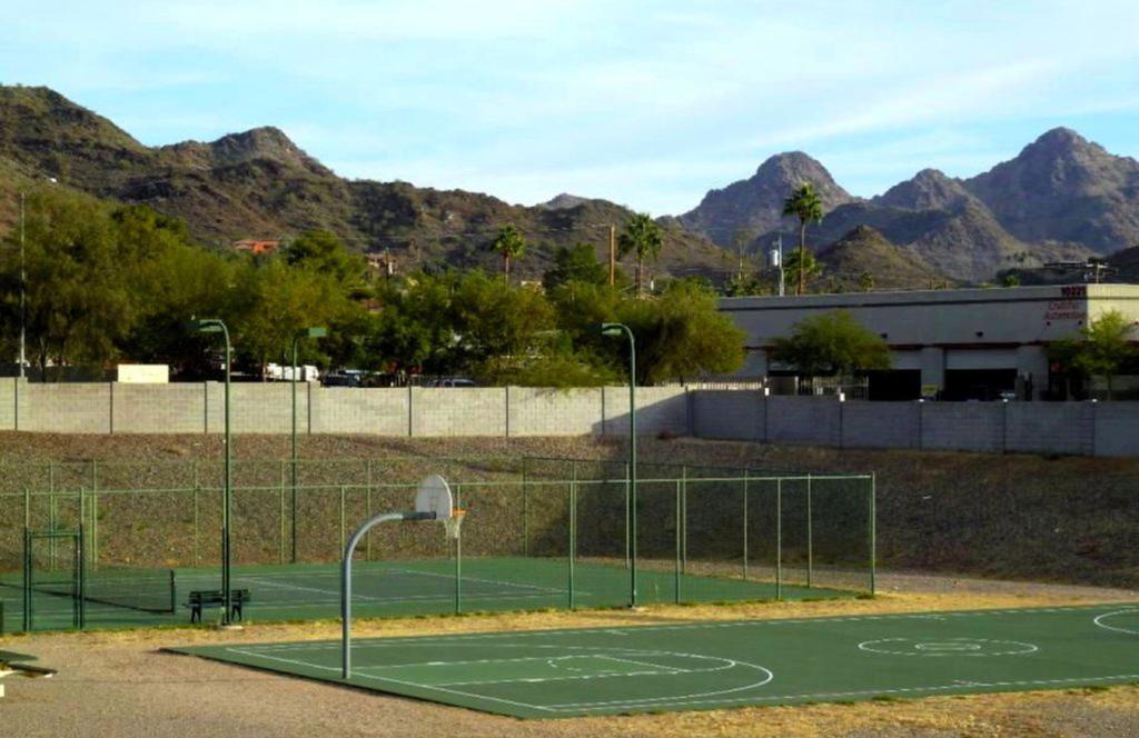 Gated Mountain View Resort Community, Centrally Located, Three Heated Pool-Spa Complexes, Half-Mile To Hiking! Phoenix Luaran gambar